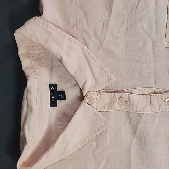 TORRID Beachy Shirt Women's Peach Blush Button Down Relaxed Size 4 (26/28) - Picture 4 of 9
